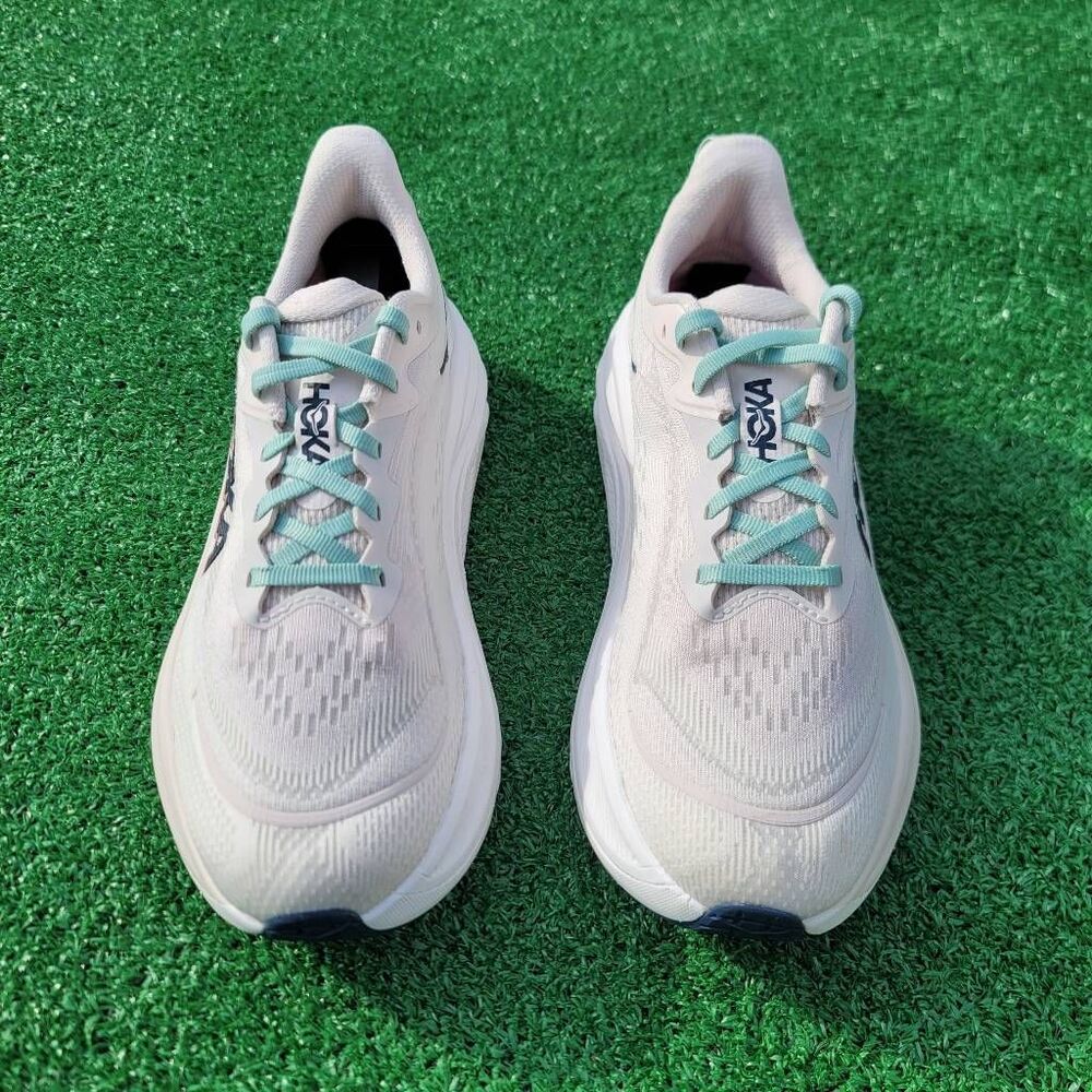 Hoka One One Skyflow - Women's running shoes - Size 8.5B - Picture 4 of 11